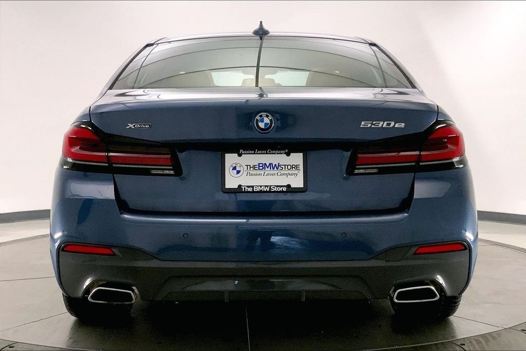 Certified Used 2023 Arctic Race Blue Metallic BMW  image 3