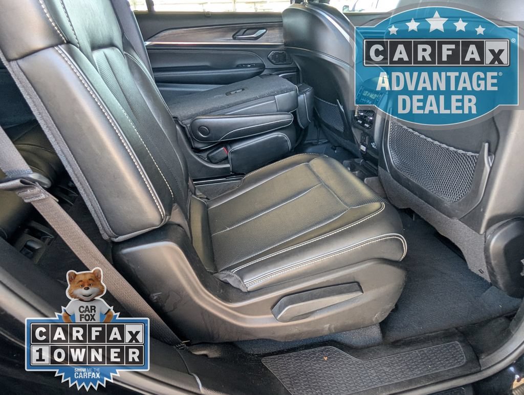 Used 2023  Jeep Overland image 27