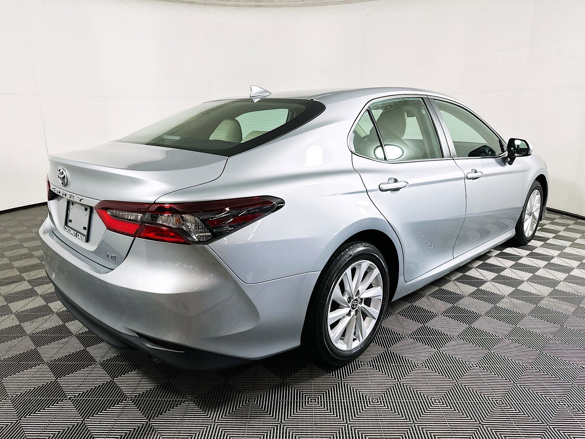 2023 Toyota Camry thumbnail 5