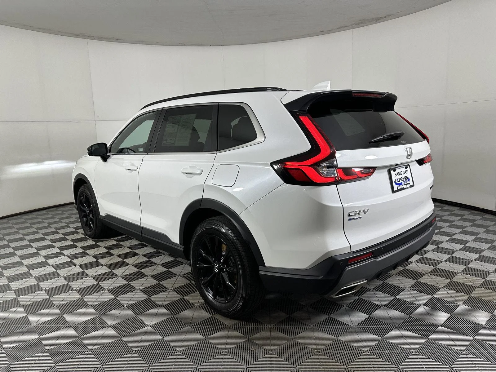 Used 2024 Platinum White Pearl Honda Sport-L image 25