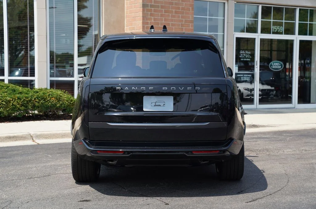 New 2026 Santorini Black Land Rover SE image 5