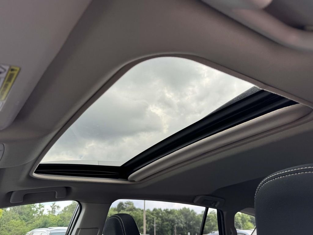 Used 2014 Black Toyota XLE image 21