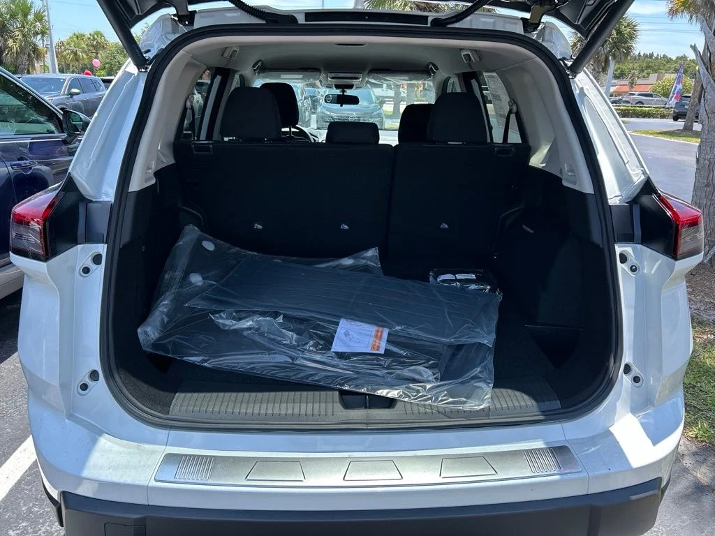 New 2026 Everest White Pearl TriCoat Nissan SV image 50