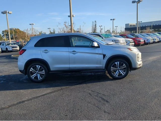 New 2027 Silver Mitsubishi SE image 5