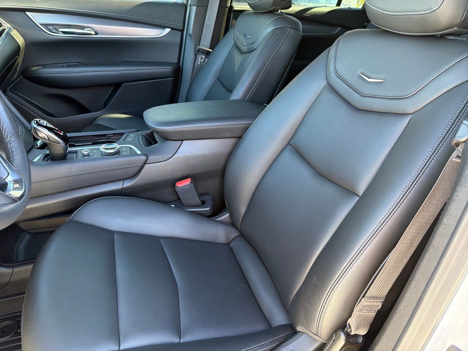Used 2023 White Cadillac Luxury image 12