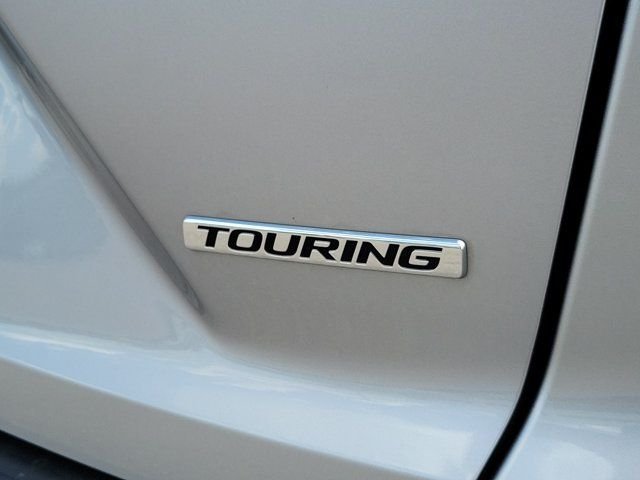 Used 2018 Lunar Silver Metallic Honda Touring image 11