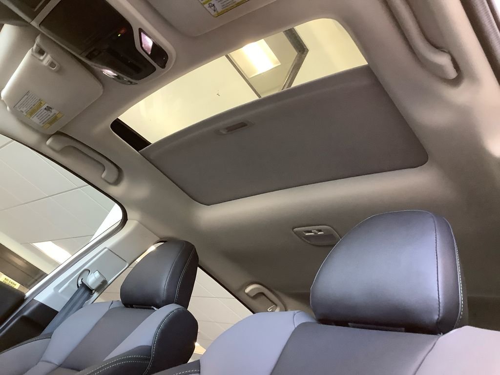 Used 2025 White Subaru Onyx Edition XT image 25
