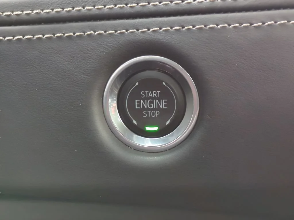 Used 2025 Crystal White Tricoat Cadillac Sport Platinum image 24