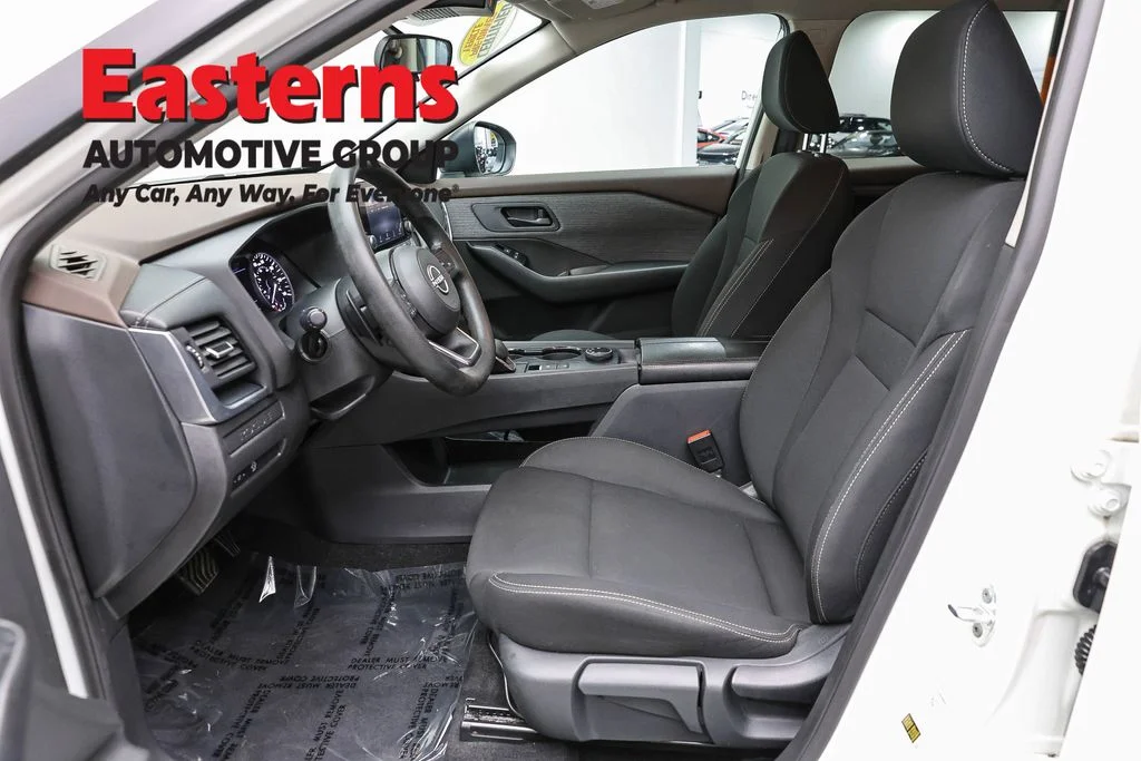 Used 2023 White Nissan S image 14