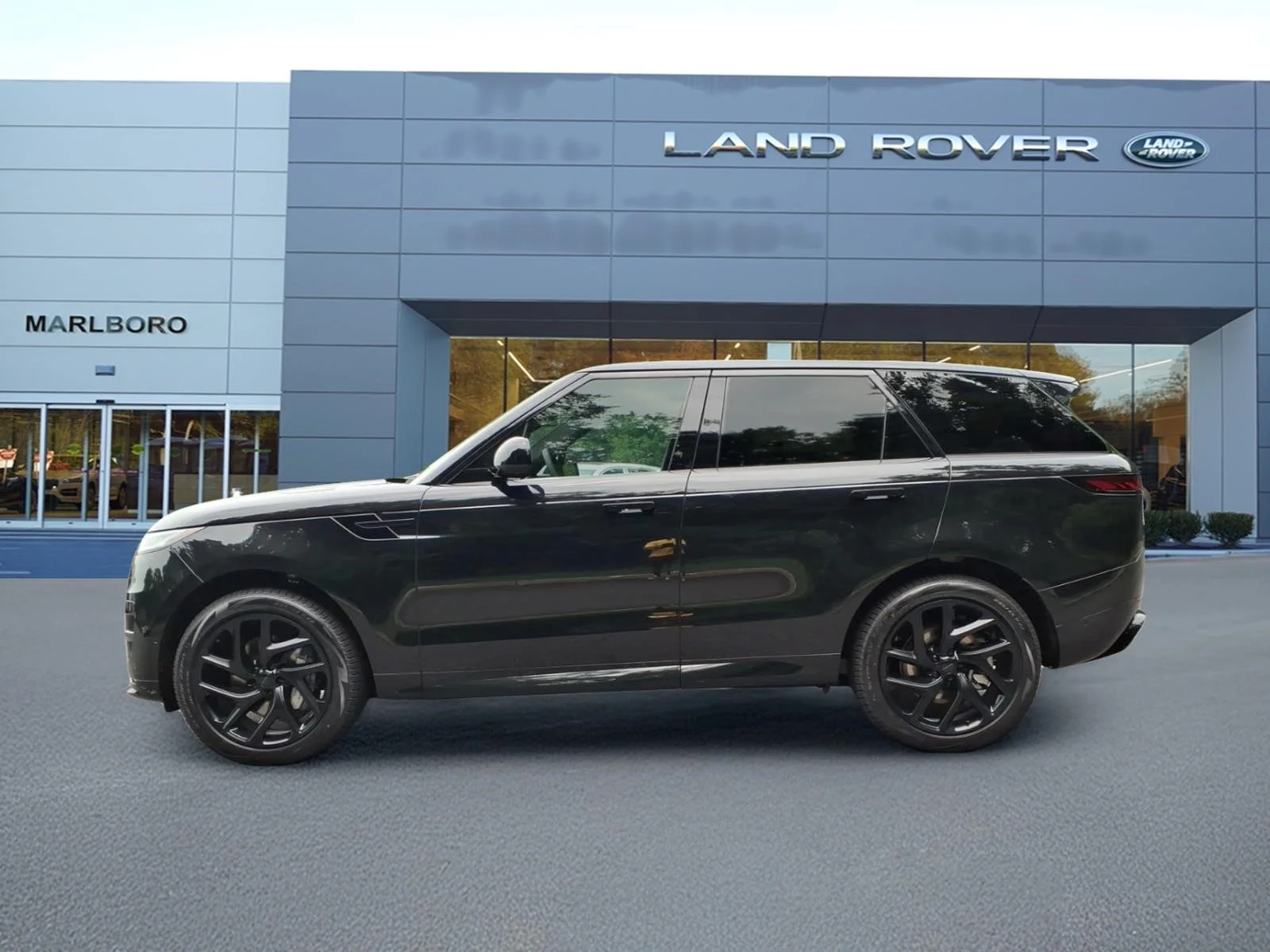 New 2026 Black Land Rover Dynamic SE image 6