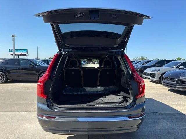 Used 2023 Denim Blue Metallic Volvo Ultimate image 9
