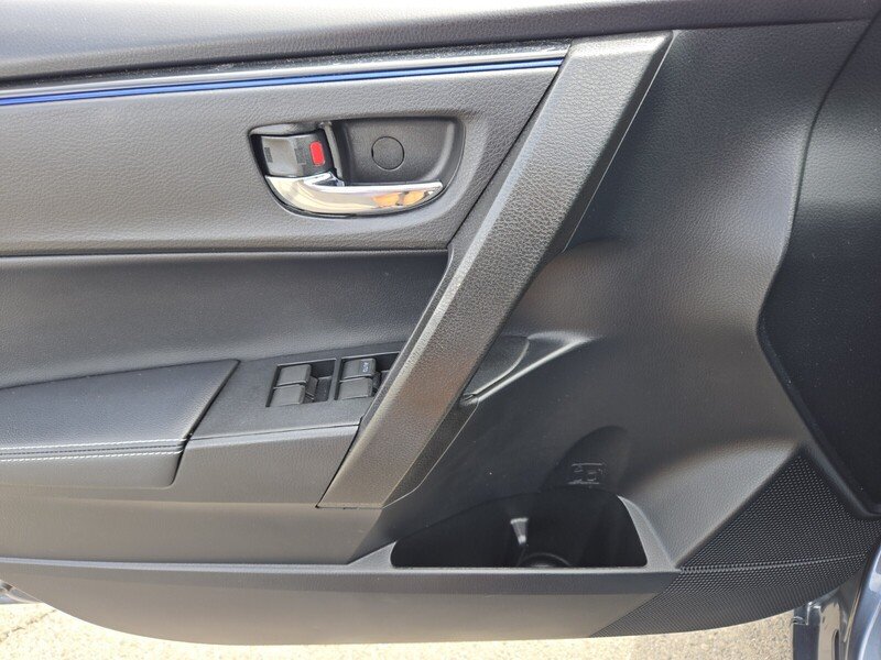 Used 2018 Slate Metallic TOYOTA XSE CVT image 18