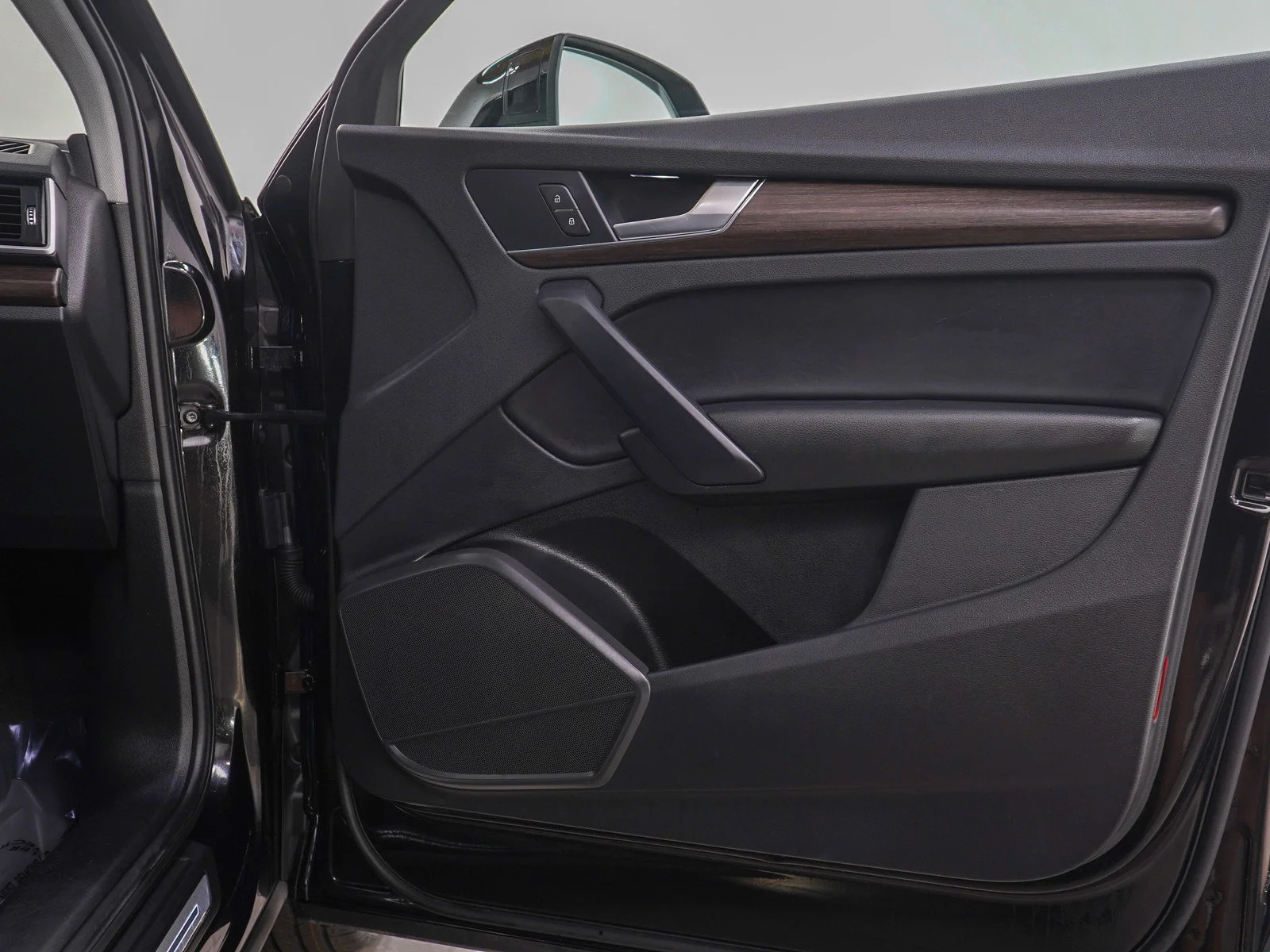 Used 2024 Mythos Black Metallic Audi 55 Premium image 9