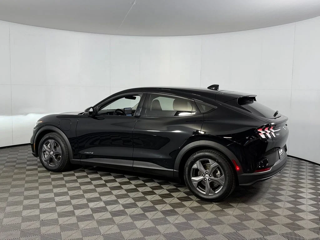 Certified Used 2023 Black Ford Select image 9