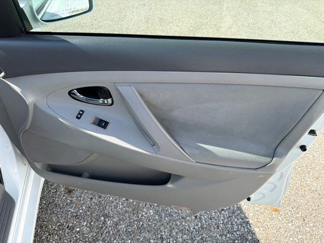 Used 2011 Super White Toyota LE image 19