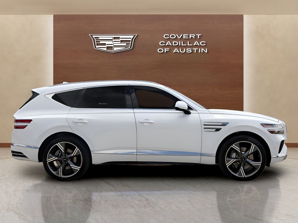 Used 2025 White Genesis 3.5T Prestige image 5