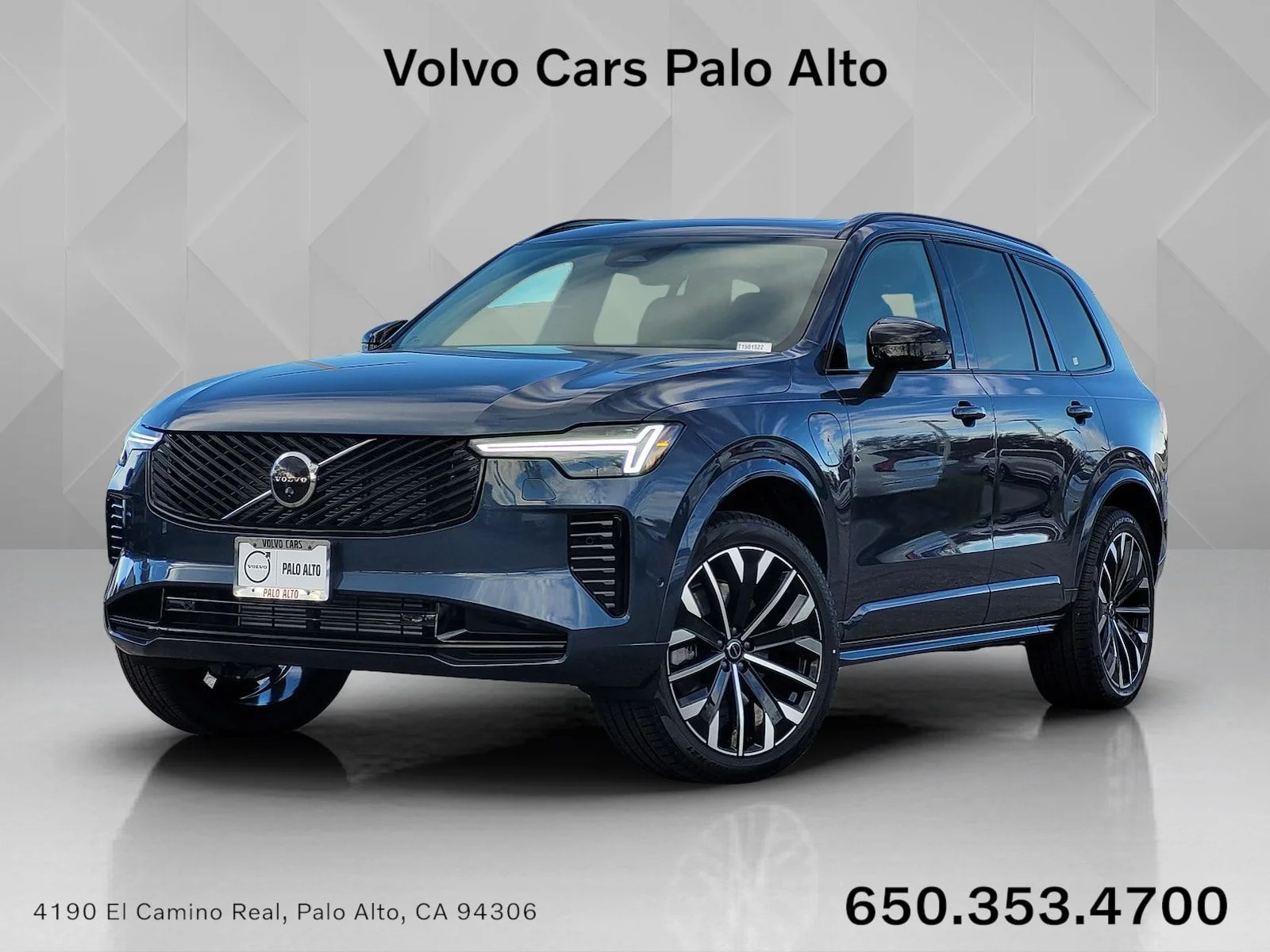 2026 Volvo XC90 T8 Recharge Ultra Dark 4WD's photo
