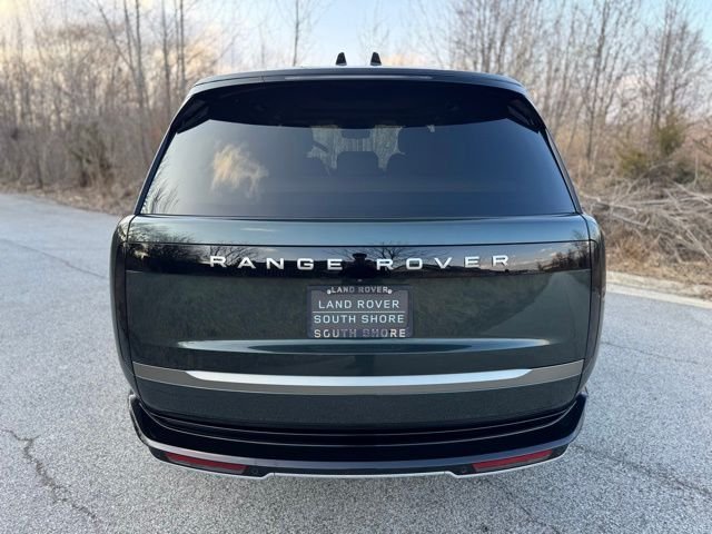 New 2026 Belgravia Green LAND ROVER SE image 7