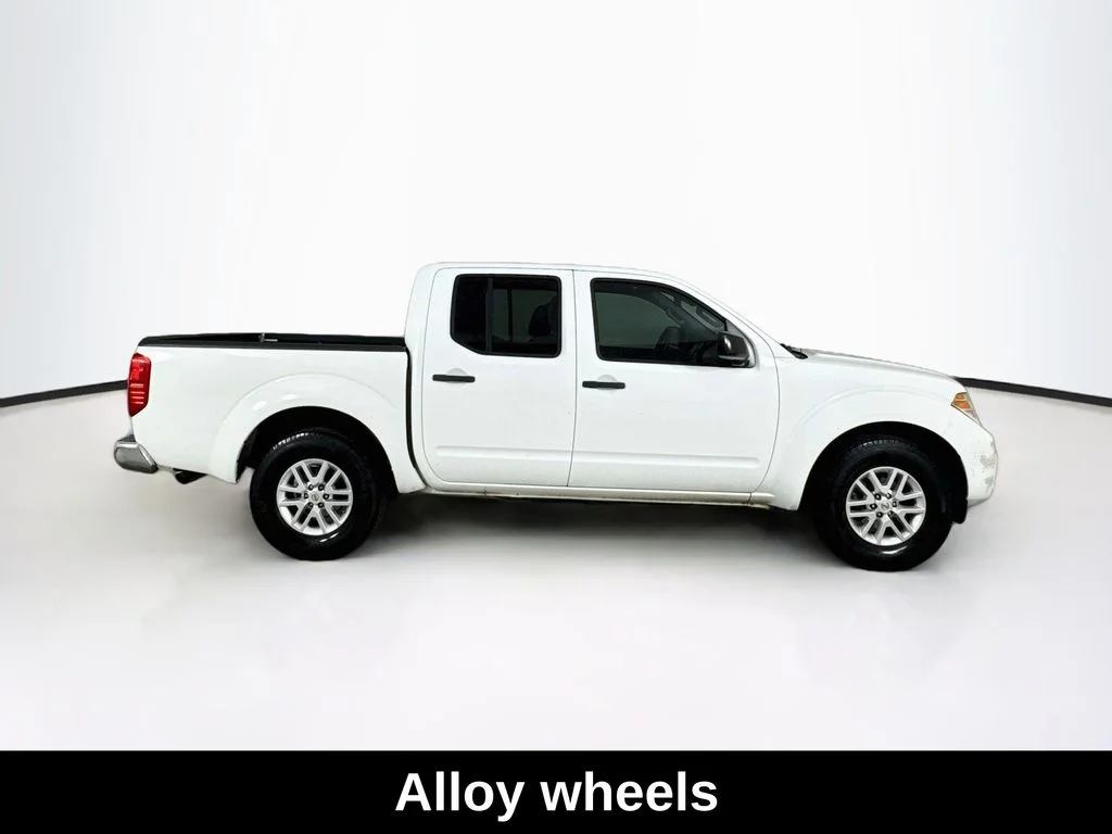 Used 2014 Glacier White Nissan SV image 8