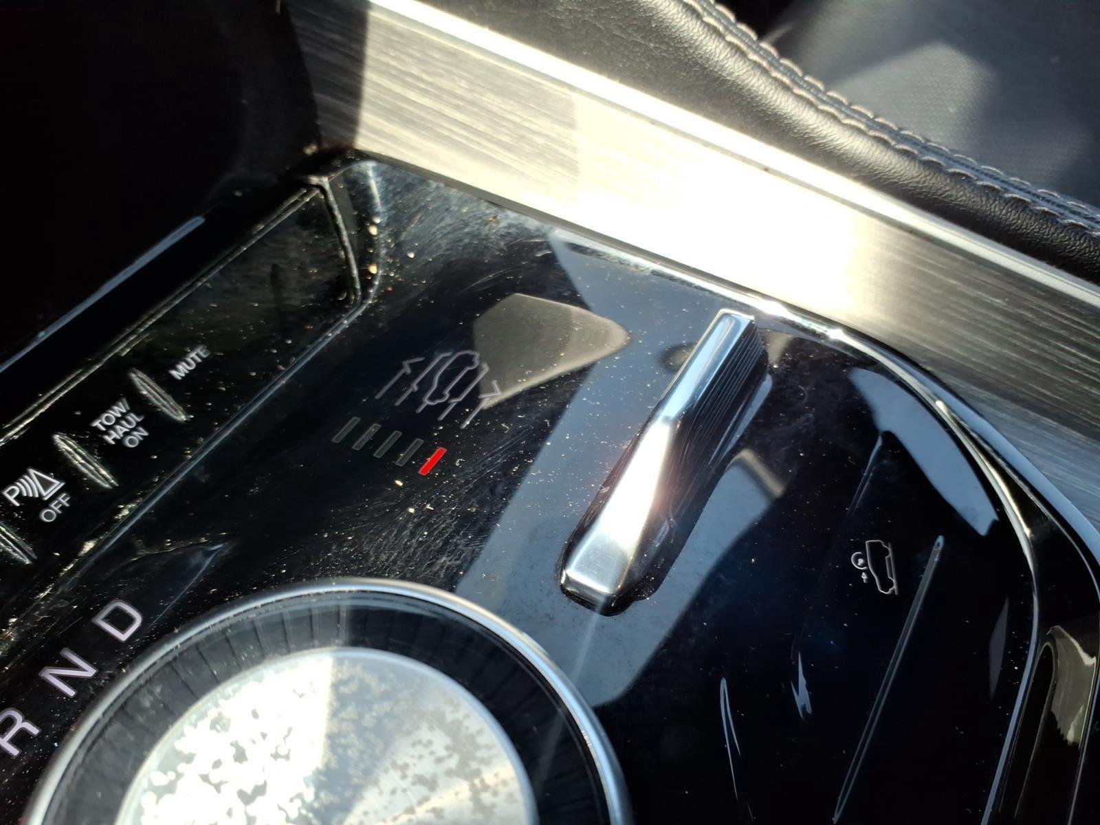 Used 2024 Diamond Black Crystal Pearlcoat Jeep Series III image 9