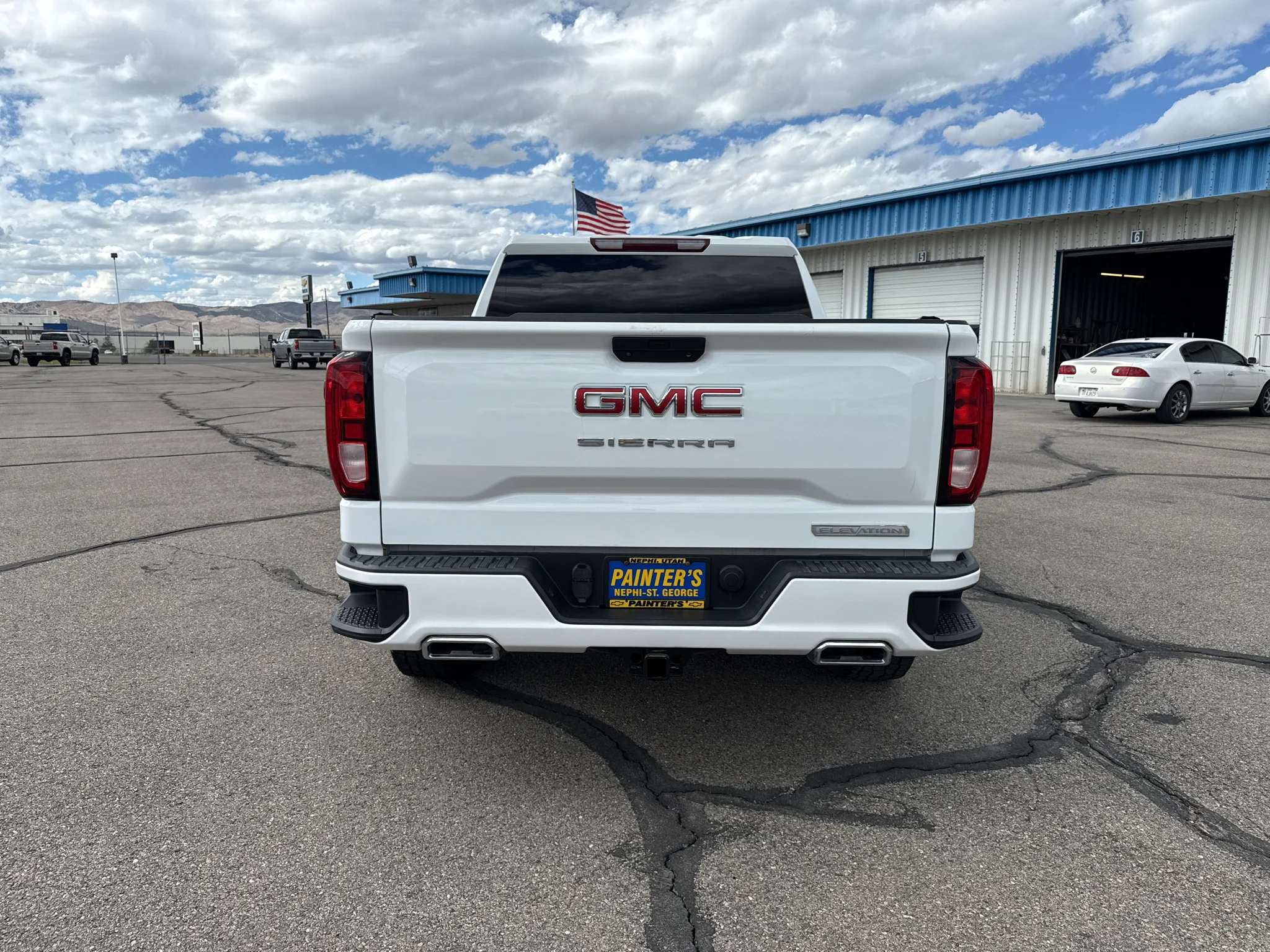 Used 2020 SUMMIT WHITE GMC Elevation image 23