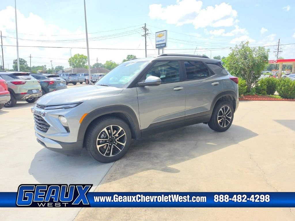 Used 2025 Gray Chevrolet LT image 4