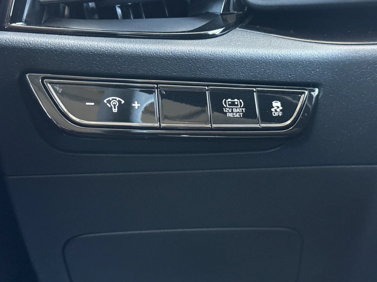 New 2026 Black Kia LX image 27