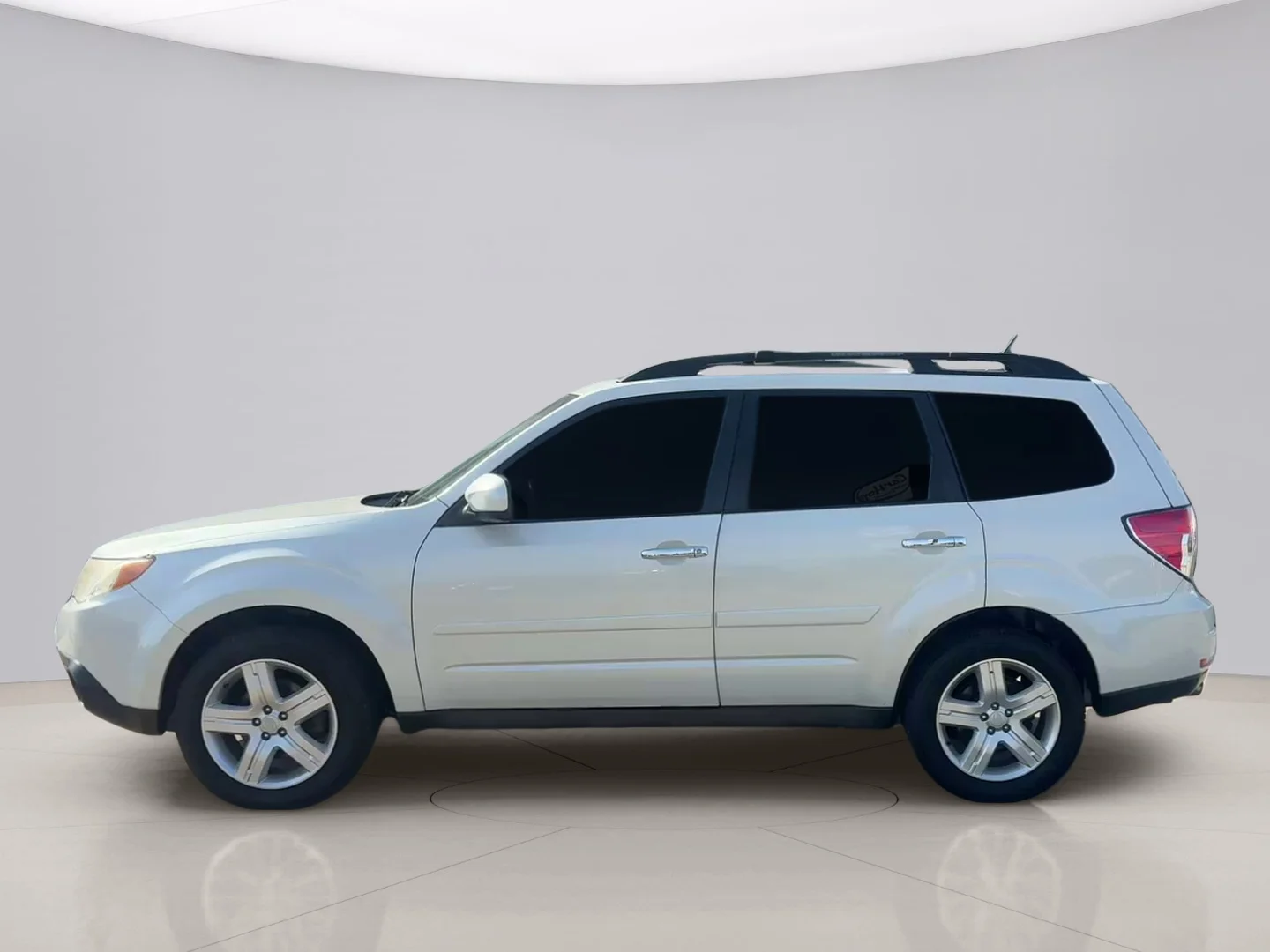 Used 2010 White Subaru 2.5X PREM image 2