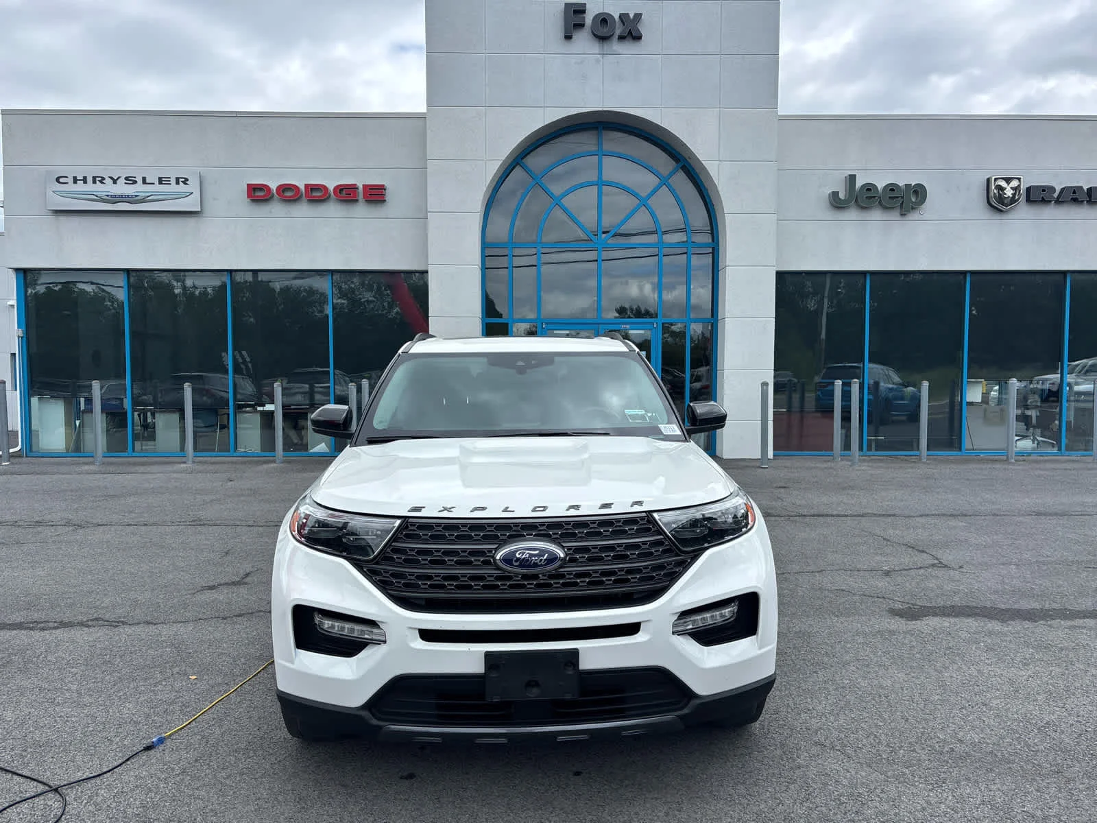 Used 2023 Star White Metallic Tri-Coat Ford XLT image 8