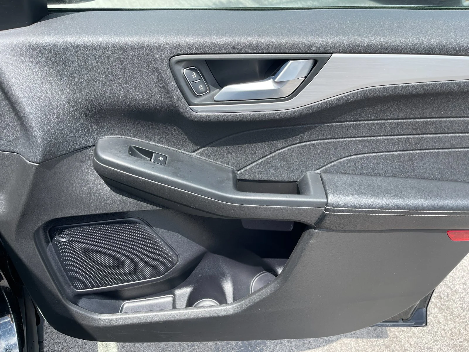 Used 2024  Ford Platinum image 19