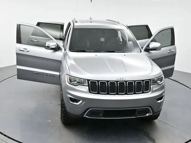 Used 2020 Billet Silver Metallic Clearcoat Jeep Limited image 42