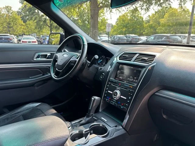 Used 2016 Red Ford Sport image 22