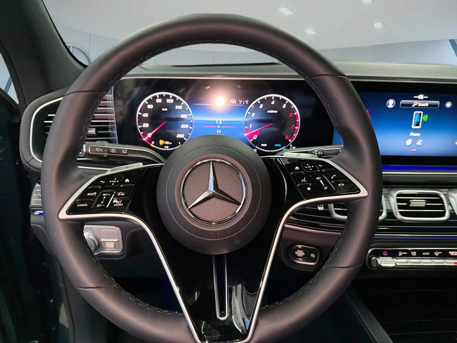 Used 2026 Blue Mercedes-Benz GLE 450 4MATIC SUV image 29