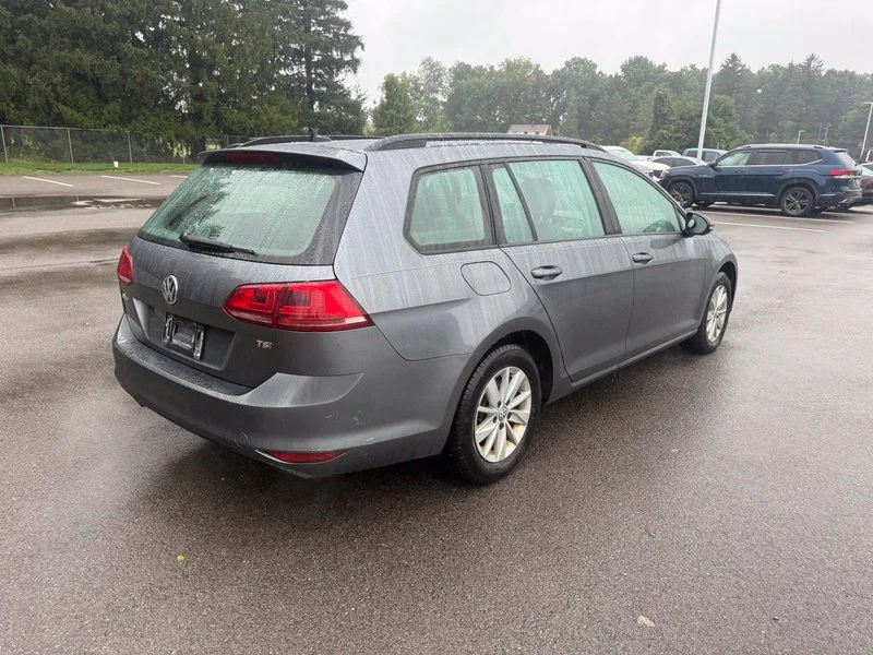 Used 2015  Volkswagen S image 11