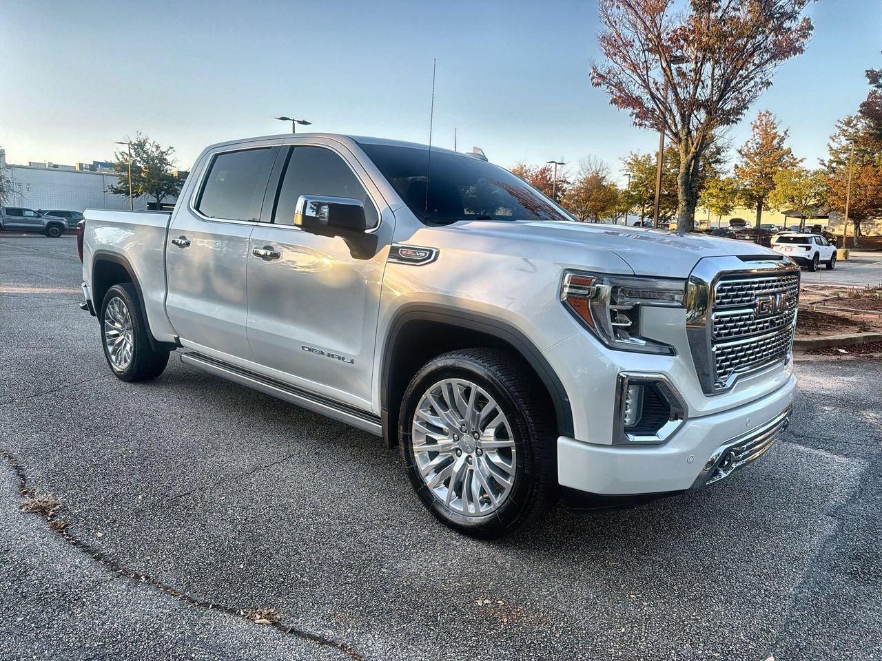 Used 2019 WHITE FROST TRICOAT GMC Denali image 2