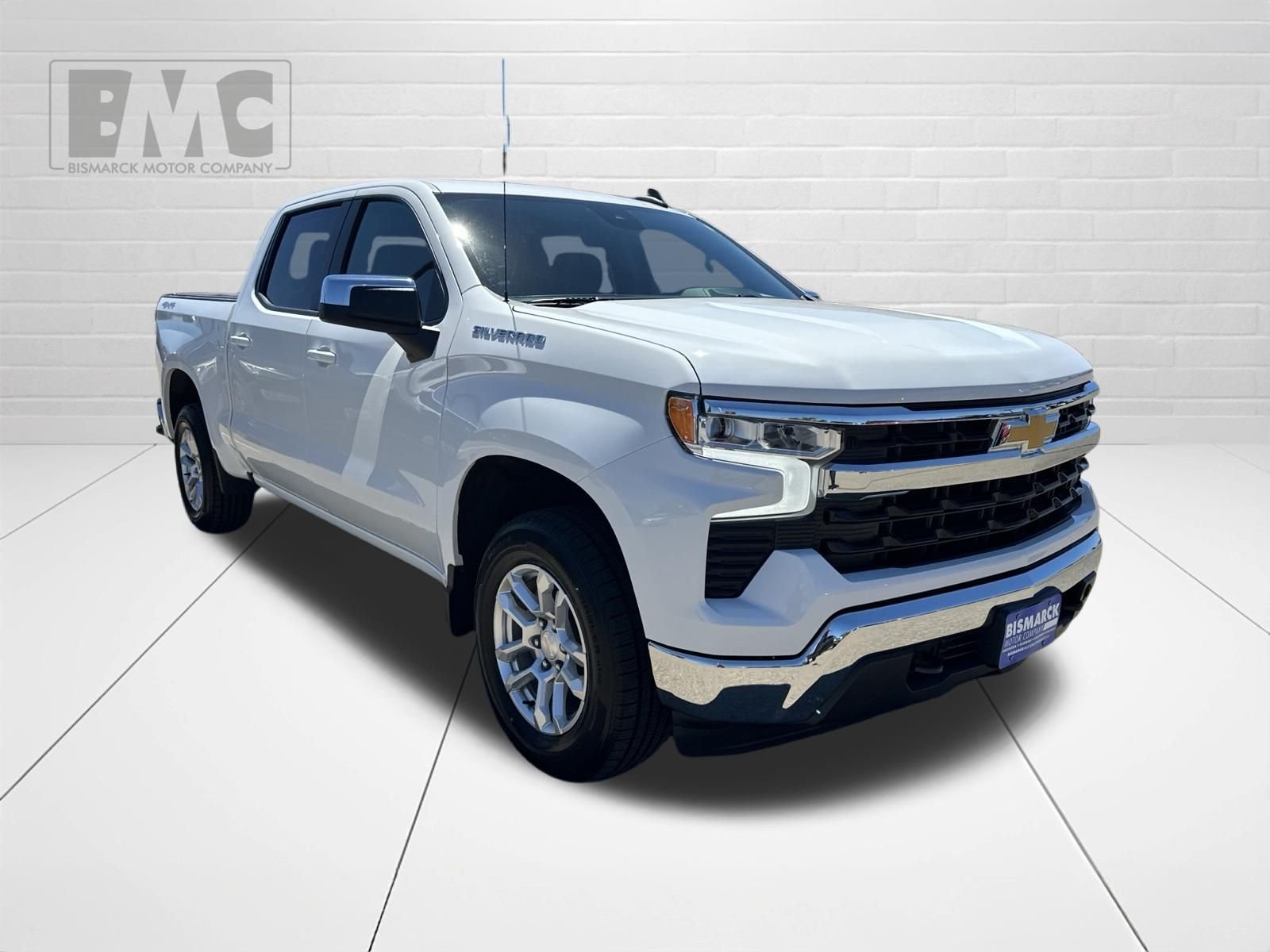 Used 2024 White Chevrolet LT image 2