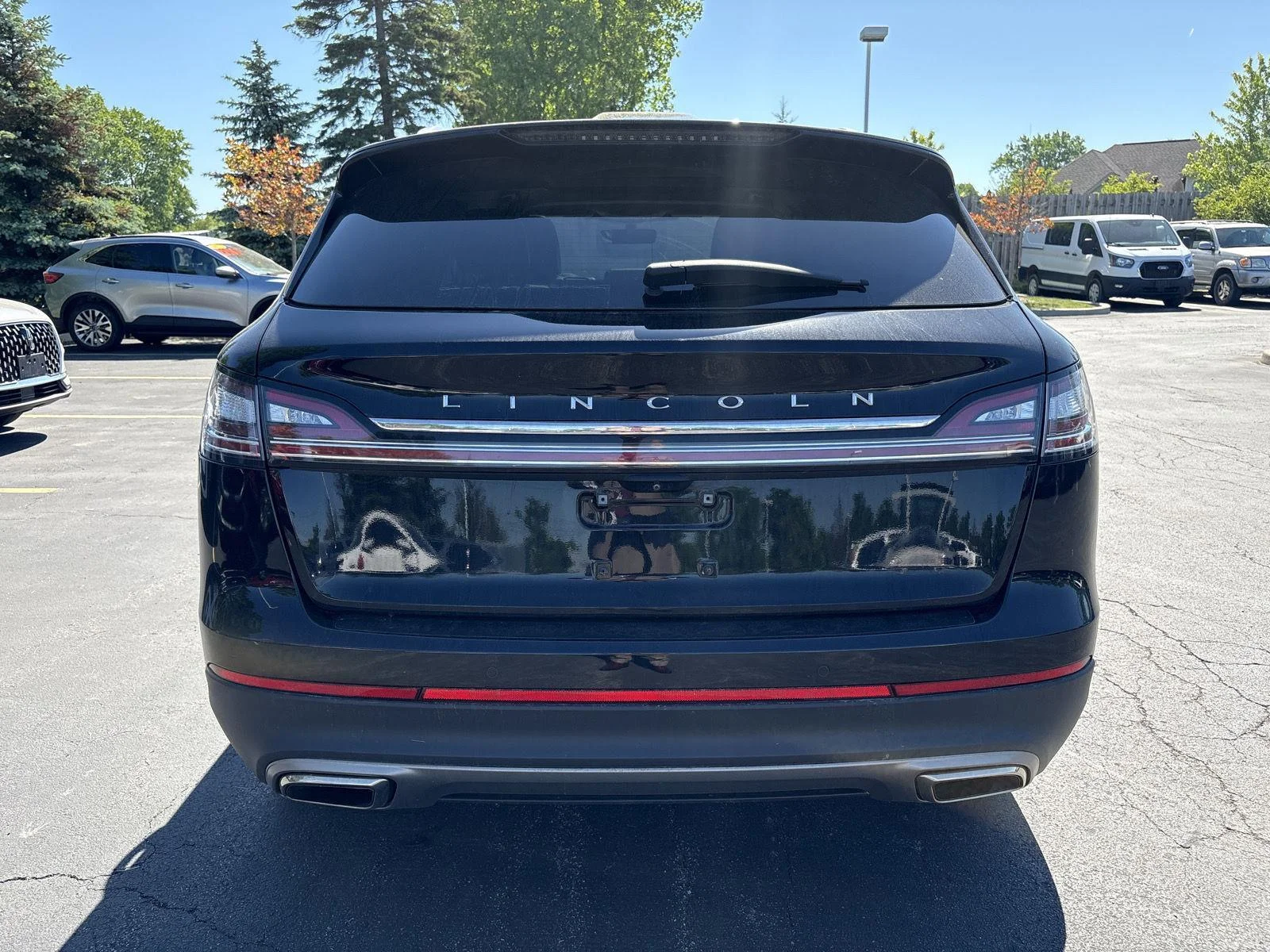 Used 2023 Infinite Black Metallic Clearcoat Lincoln Reserve image 17