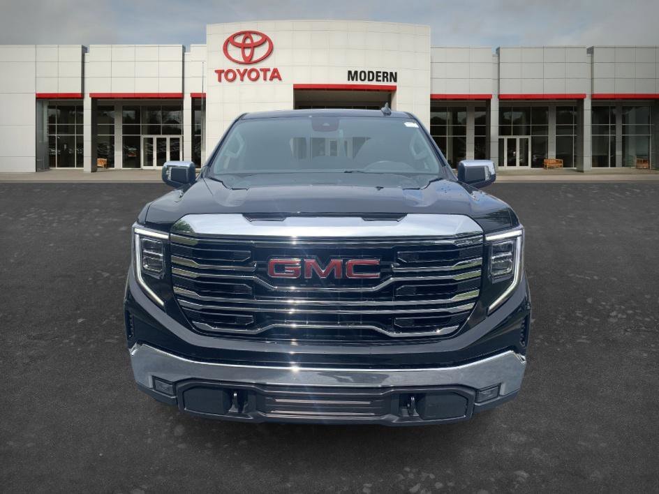 Used 2023 Onyx Black GMC SLT image 2
