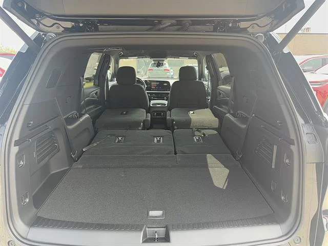 2026 Chevrolet Traverse LT - Photo 15