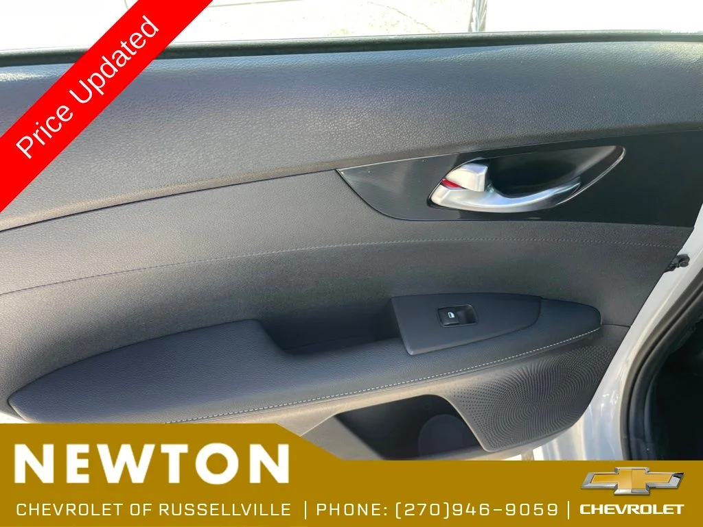 Used 2023 White Kia GT-Line image 36