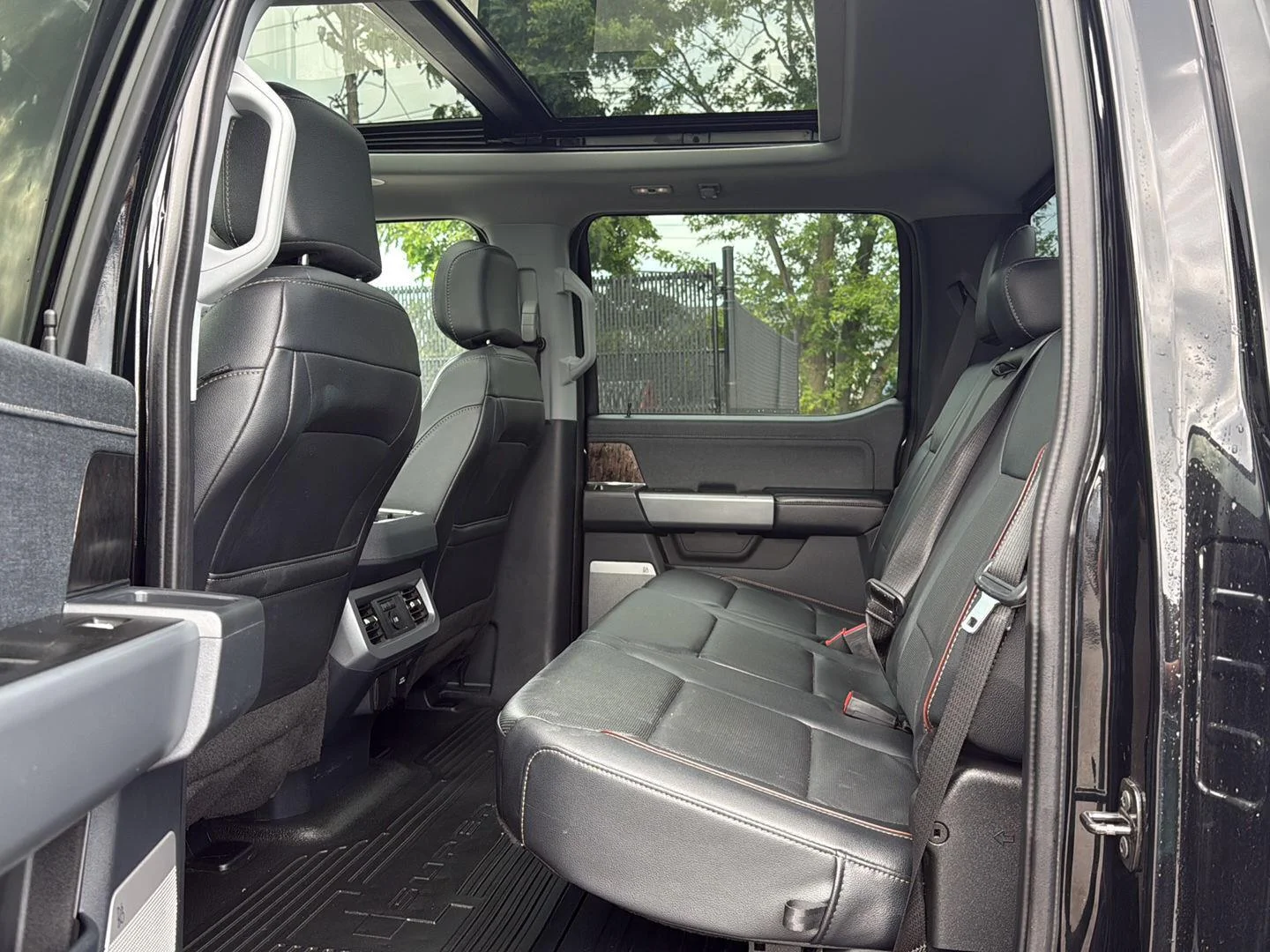 Used 2024 Agate Black Metallic Ford Lariat image 10