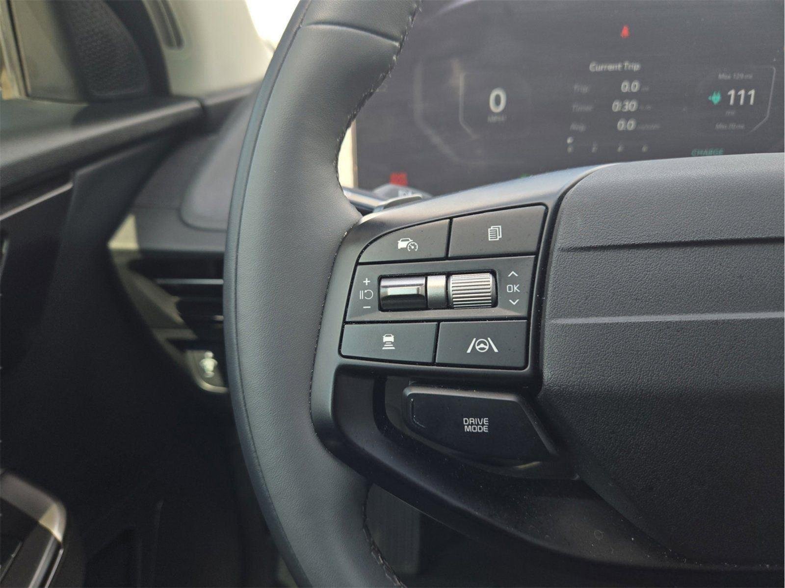 Used 2025 Glacial White Pearl Kia Light image 15