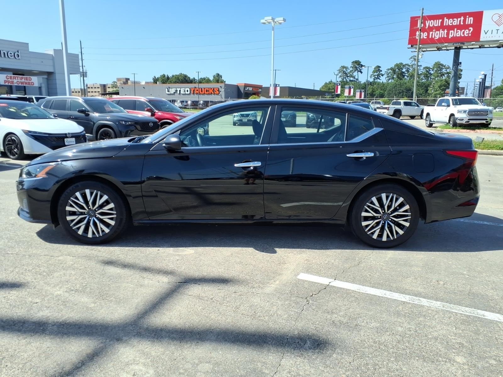 2024 Nissan Altima 2.5 SV Black at Robbins Nissan