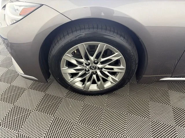 Used 2022 Silver Lexus 500 Base image 12
