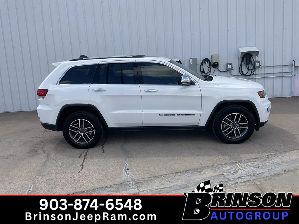 Used 2022 Bright White Clearcoat Jeep Limited image 8