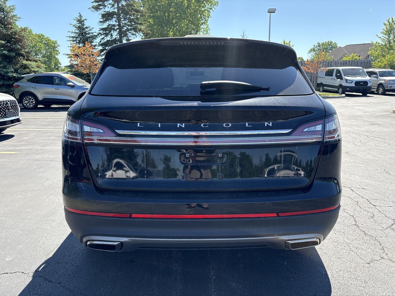 Used 2023 Infinite Black Metallic Clearcoat Lincoln Reserve image 17