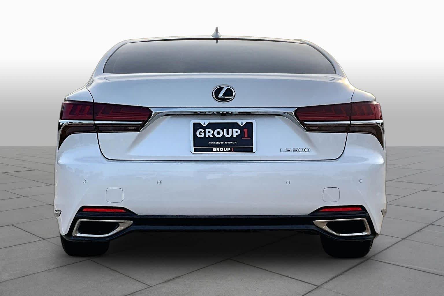 Used 2020 Eminent White Pearl Lexus  image 4