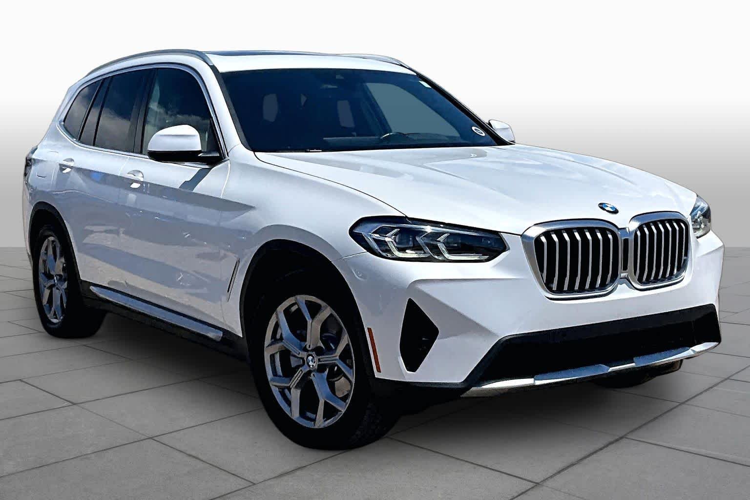 Used 2022 Mineral White Metallic BMW xDrive30i image 2