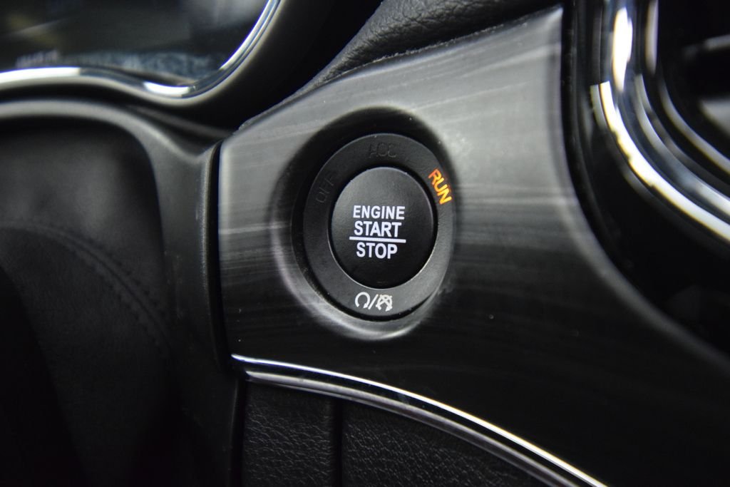 Used 2021 Gray Jeep Limited image 33