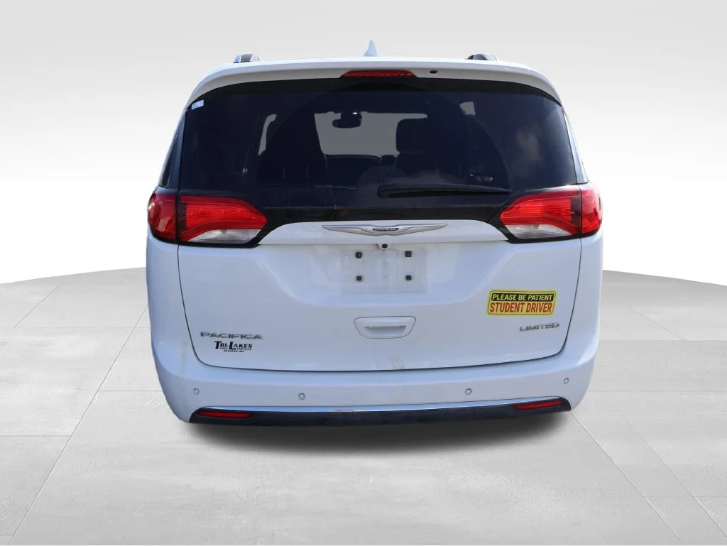Used 2020 White Chrysler Limited image 16